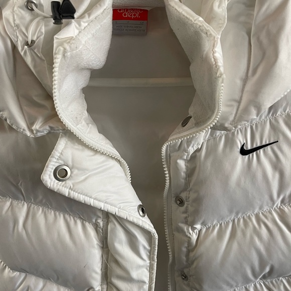 Nike puffer vest - Picture 2 of 3